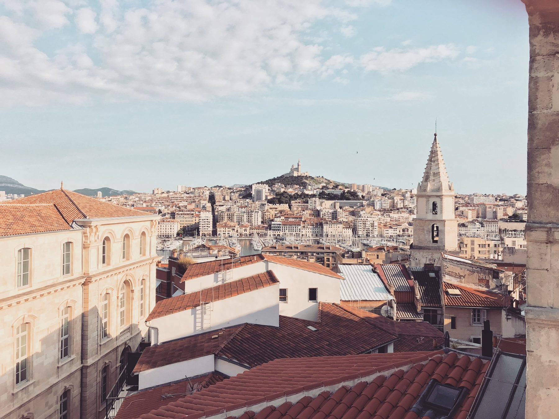 Toits de Marseille et Vieux-Port